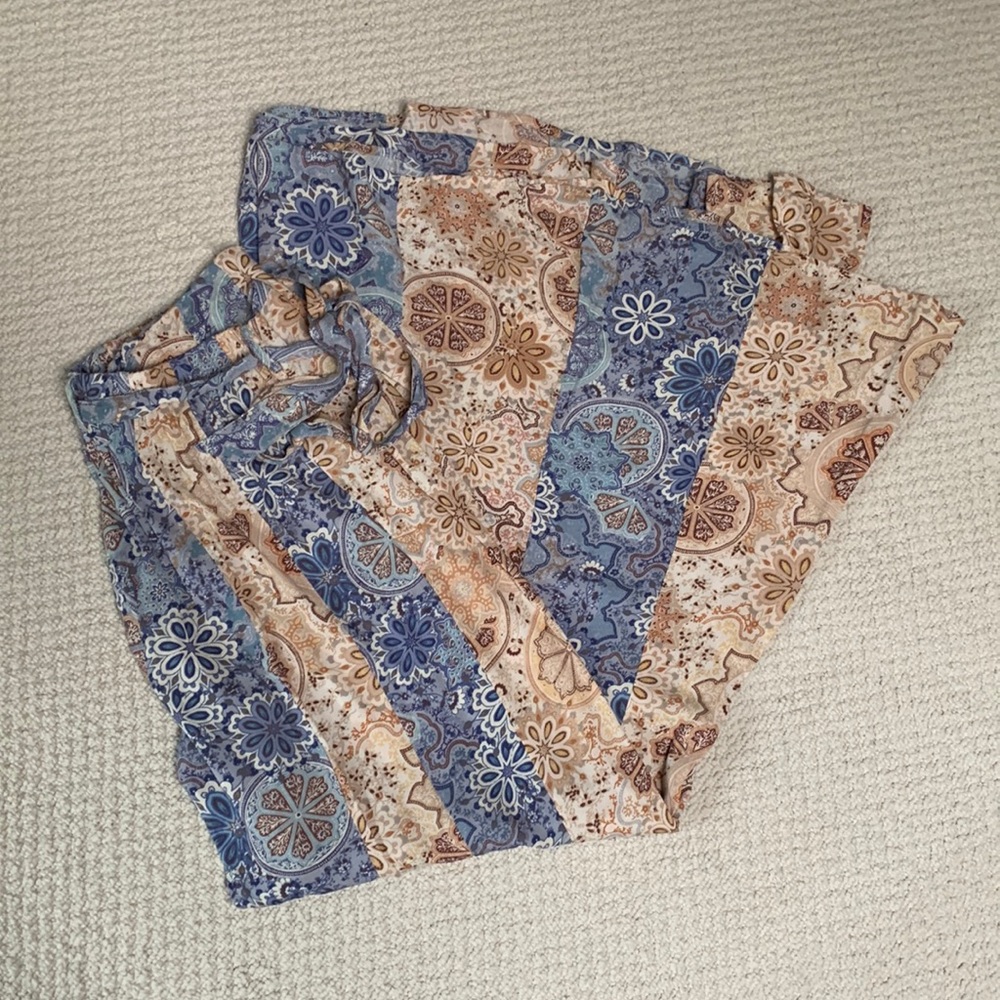 ILLA ILLA Wide Bell Legg Pants.